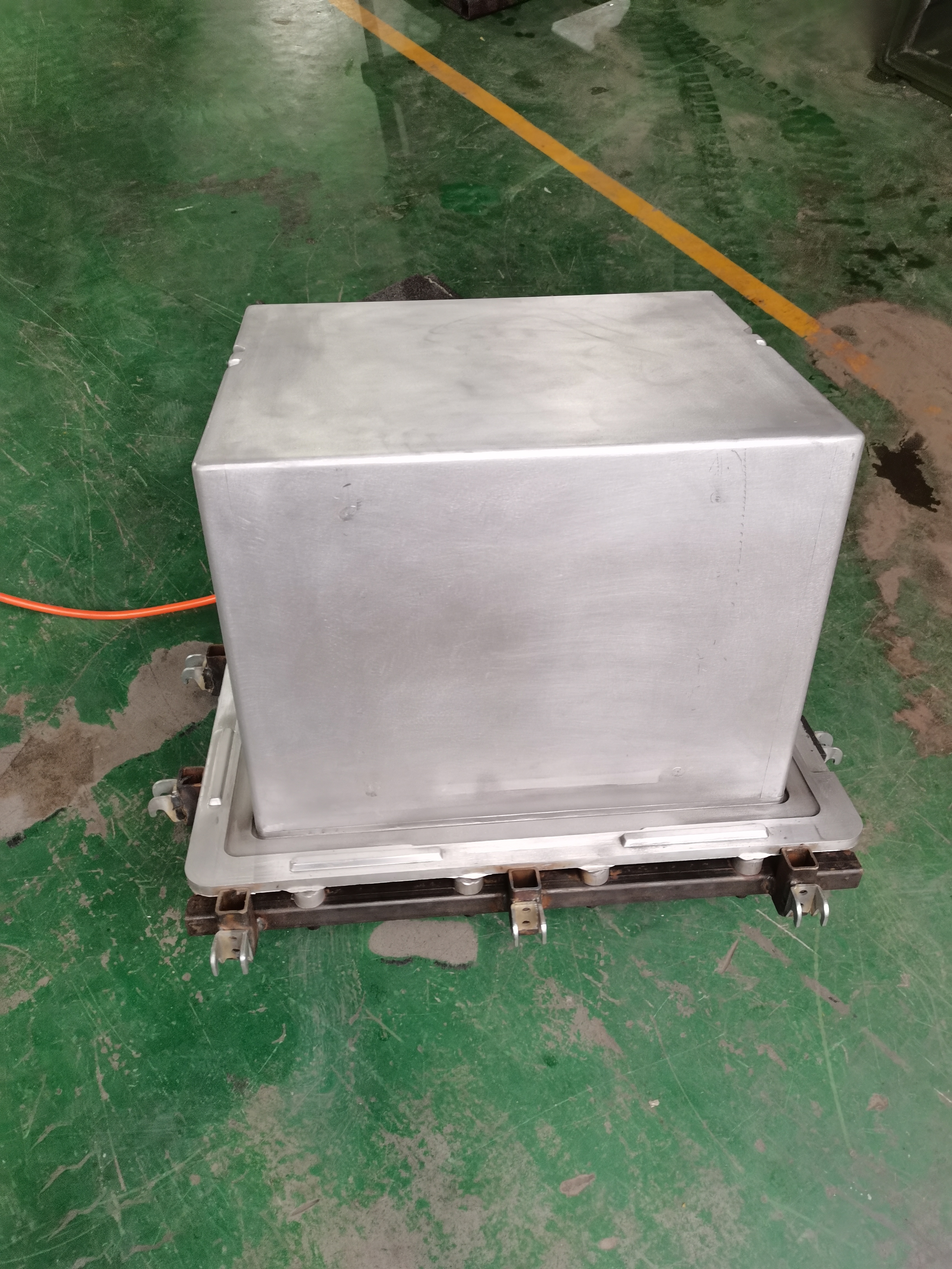  The new rotomolding insualted mold with high quality mold/ tooling manufactured with the parts and components for insulated box