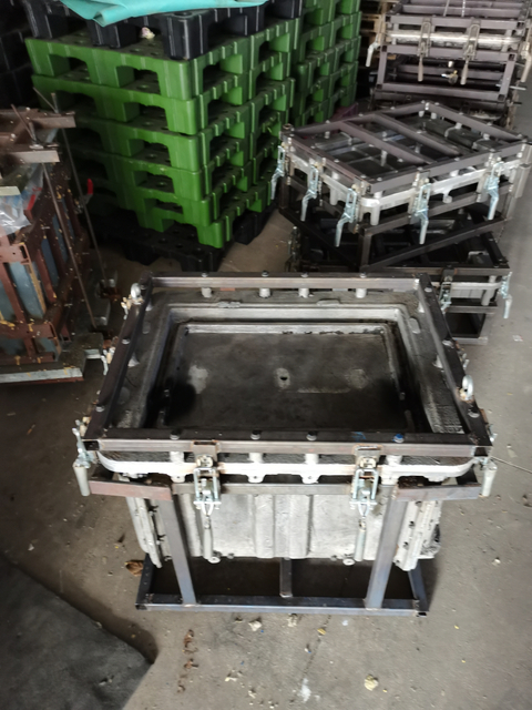 The rotomolding inaulated Mold Insulation Transportation Box with Rolling Molding for insulated food pan carrier